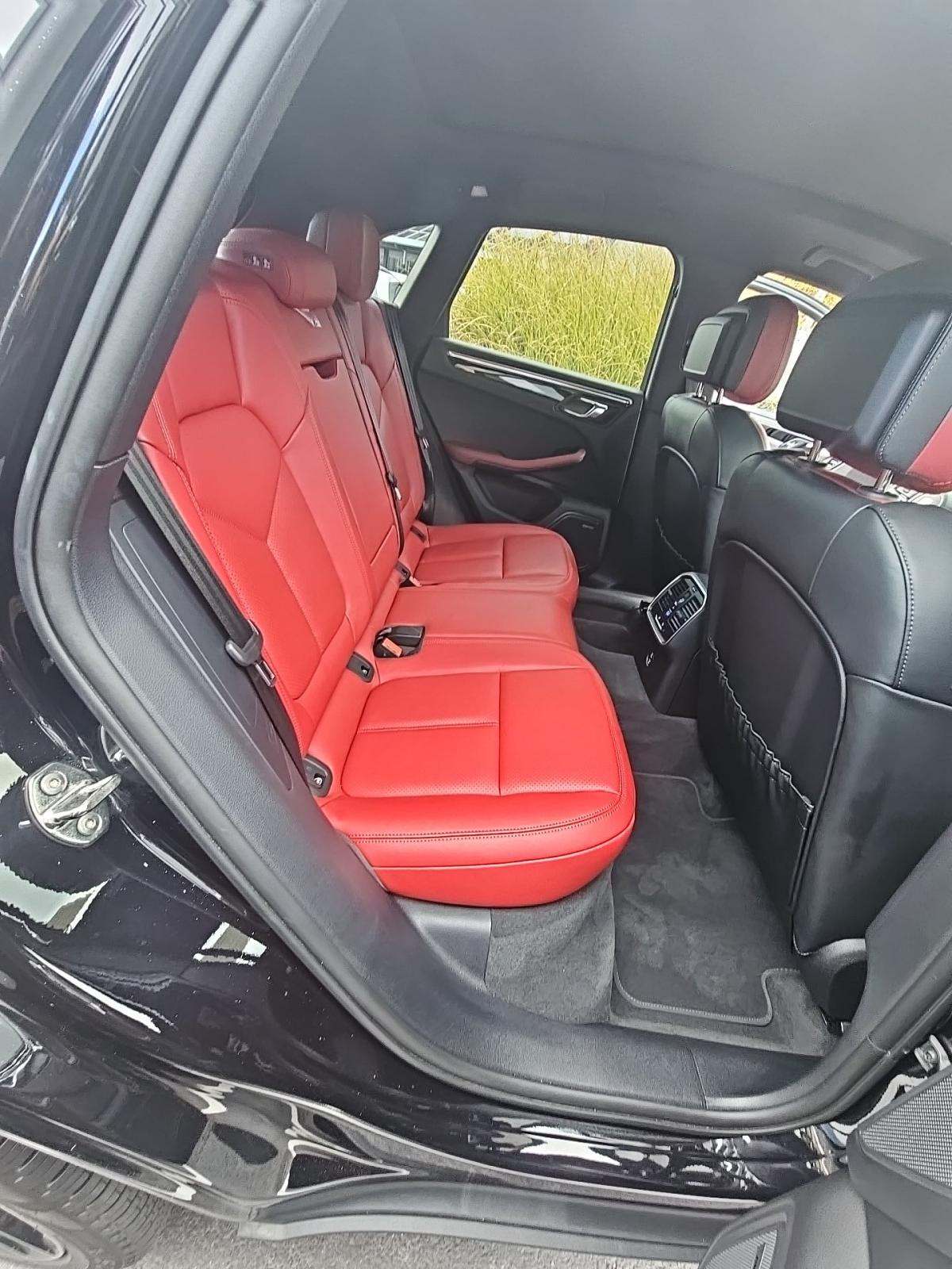 2025 Porsche Macan Base AWD