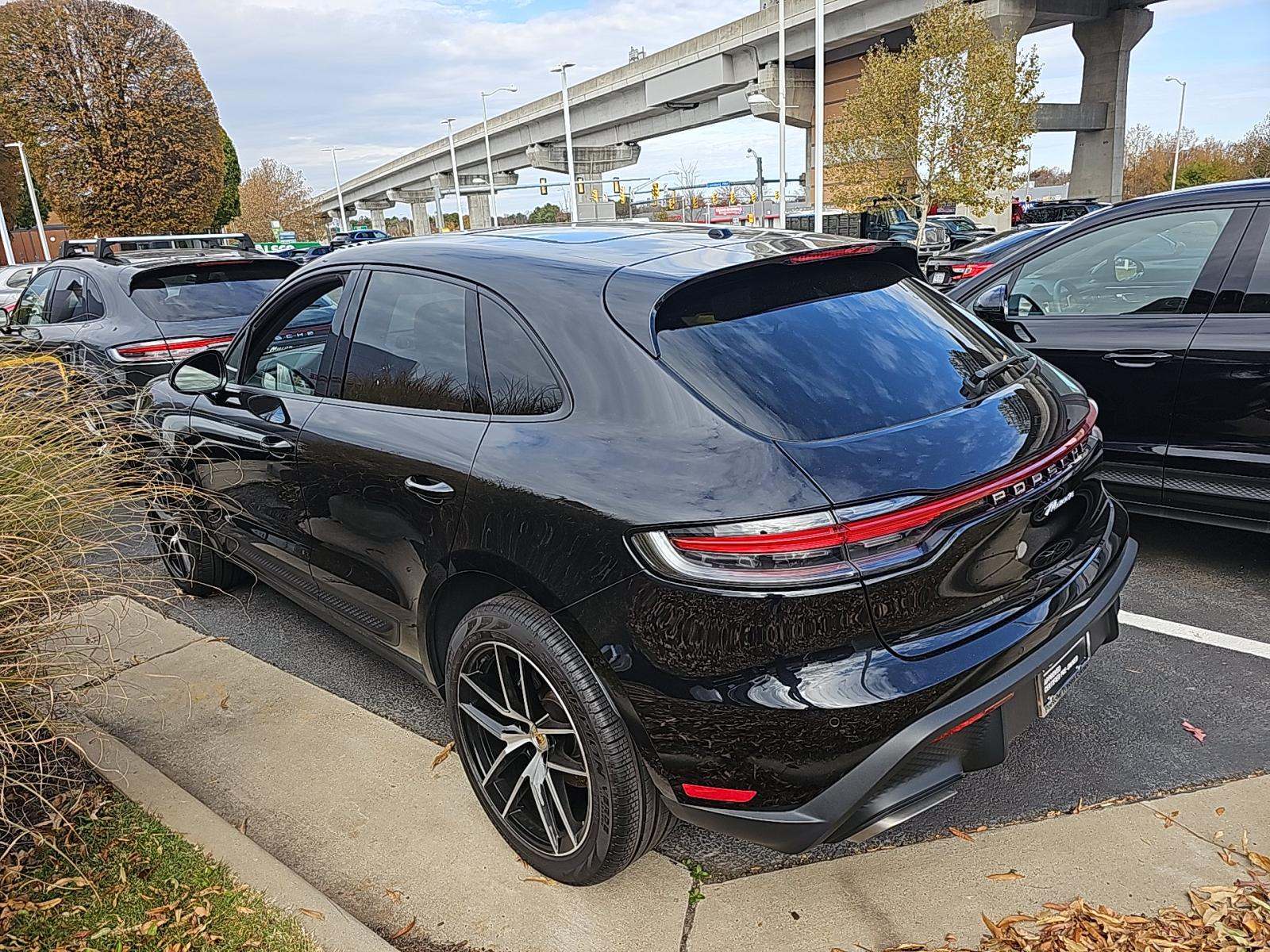 2025 Porsche Macan Base AWD