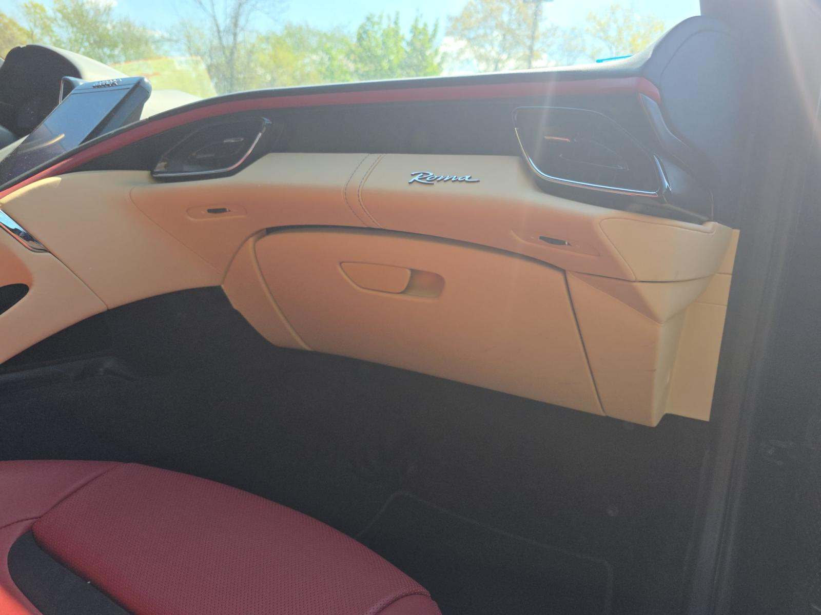 2024 Ferrari Roma Base RWD
