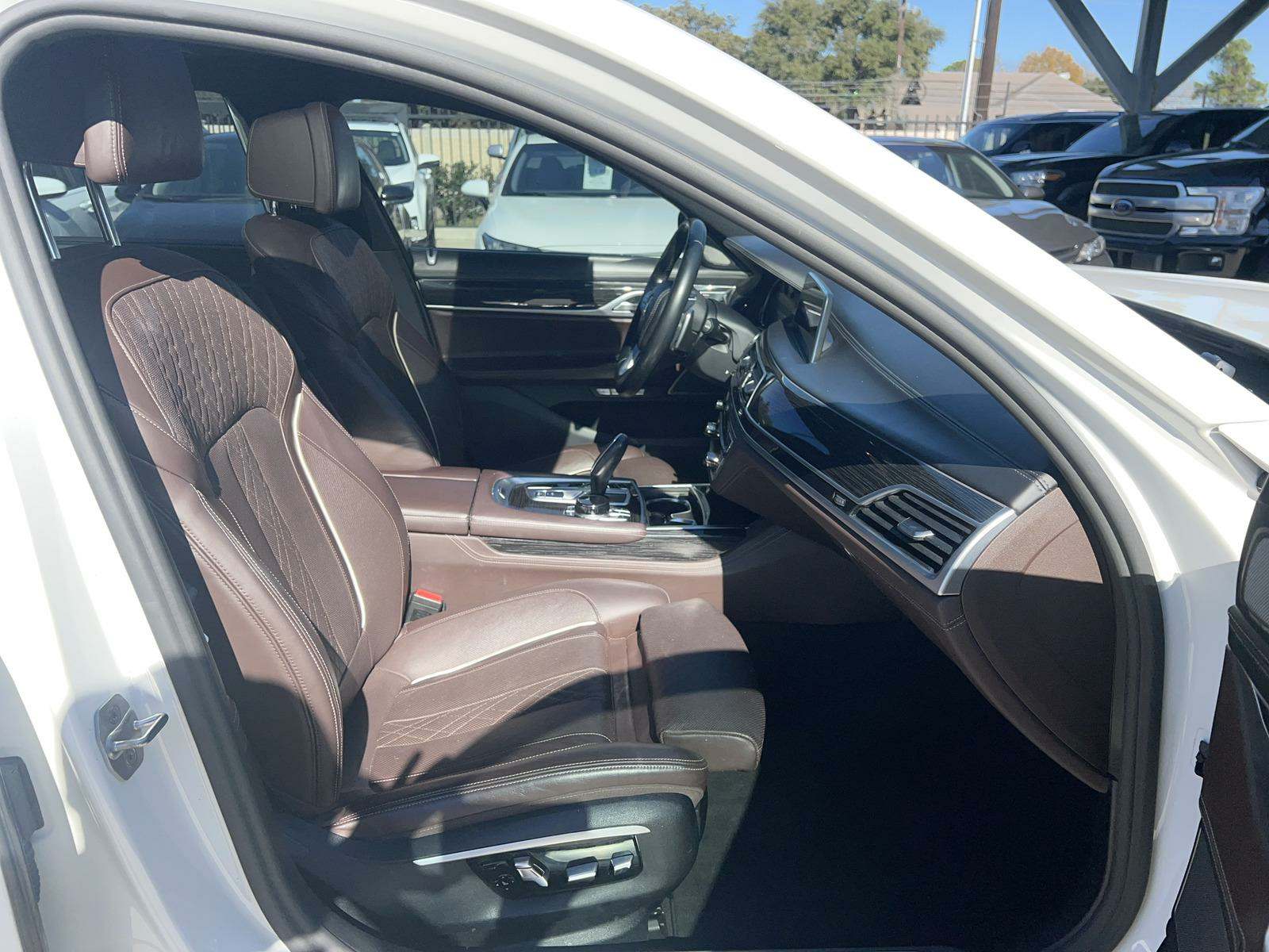 2016 BMW 7 Series 740i M SPORT LINE RWD