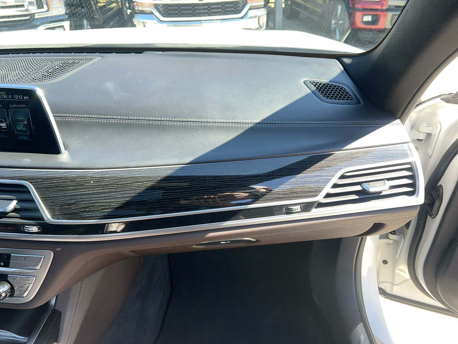 2016 BMW 7 Series 740i M SPORT LINE RWD