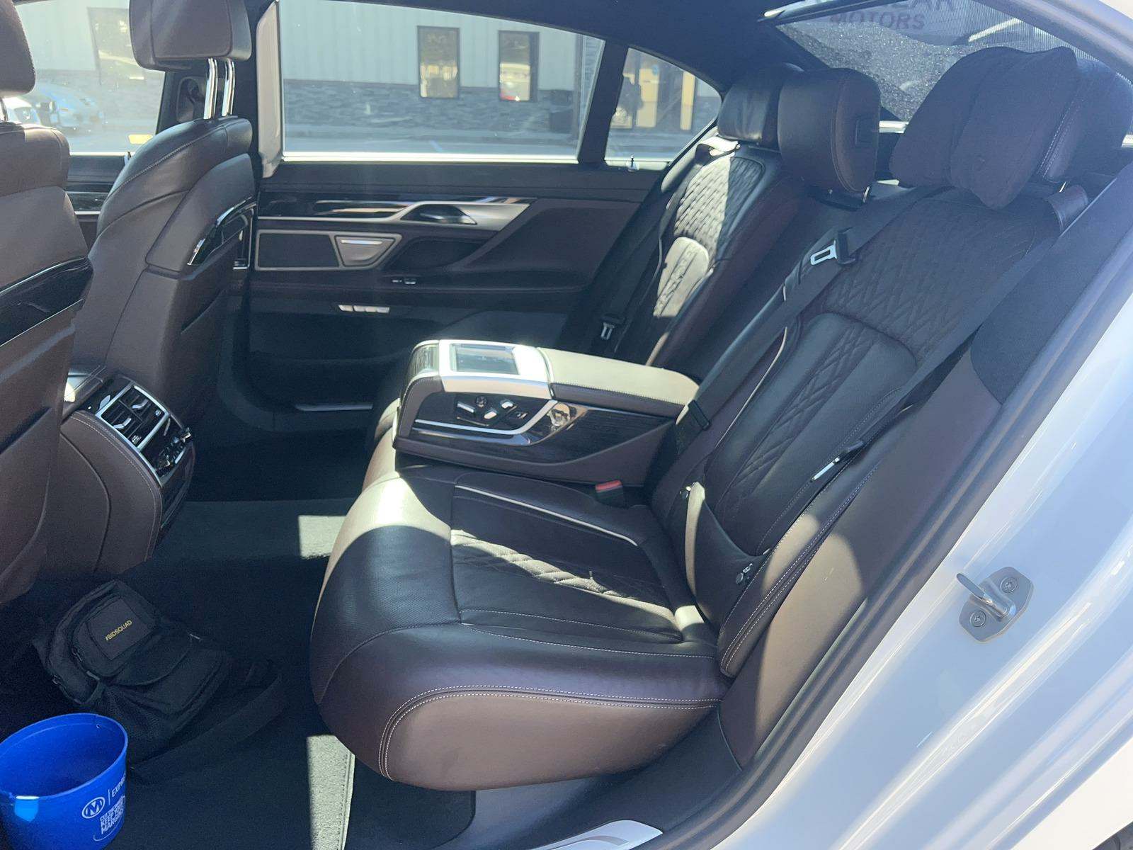 2016 BMW 7 Series 740i M SPORT LINE RWD