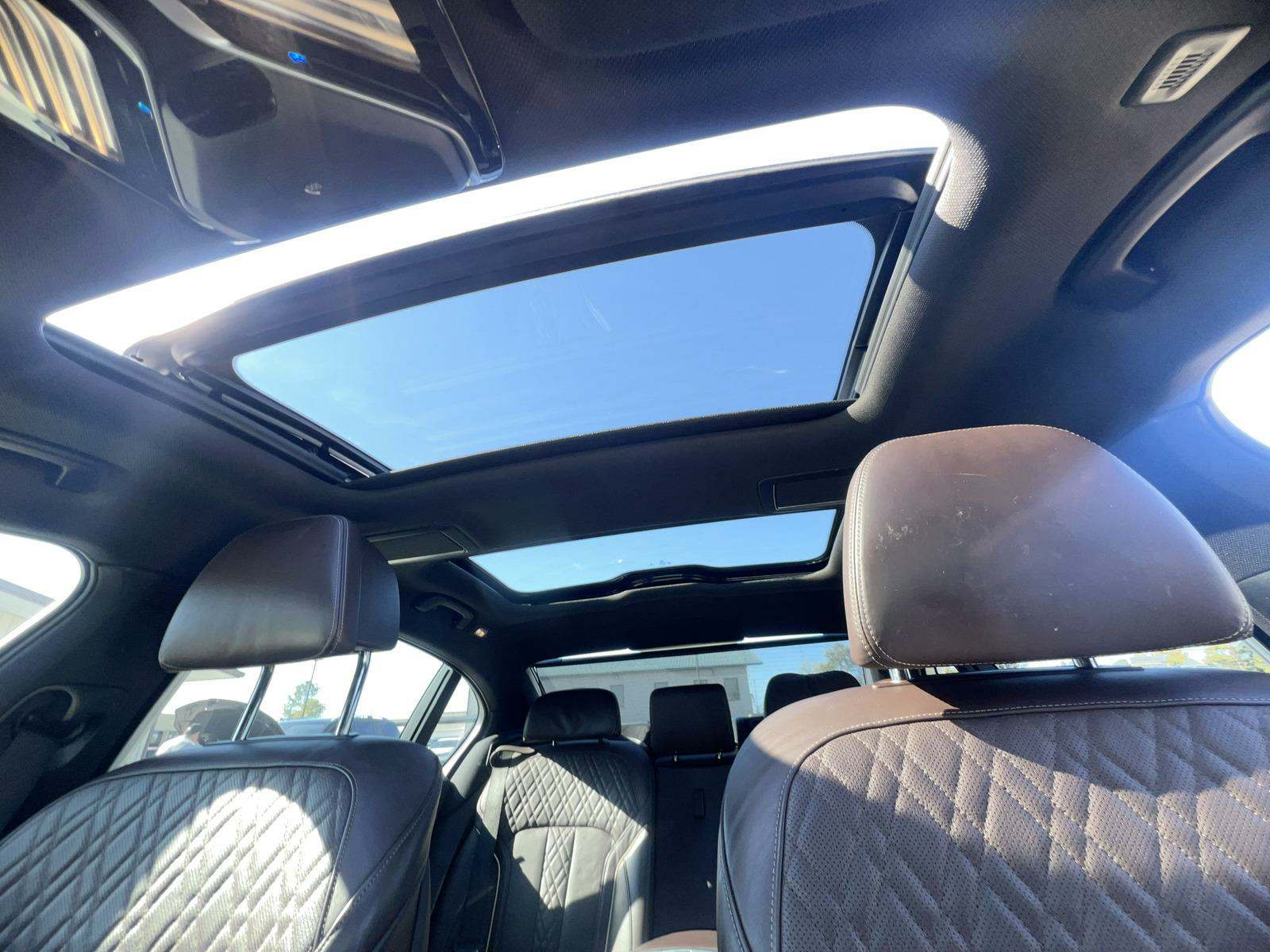 2016 BMW 7 Series 740i M SPORT LINE RWD