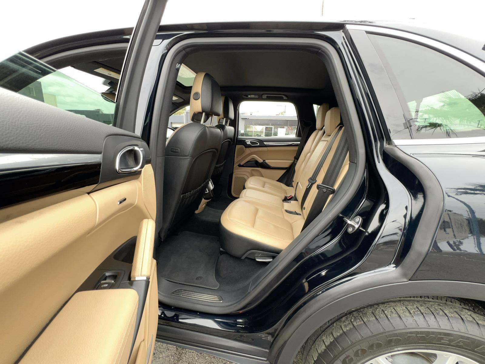 2016 Porsche Cayenne 4D SUV 3.6L AWD