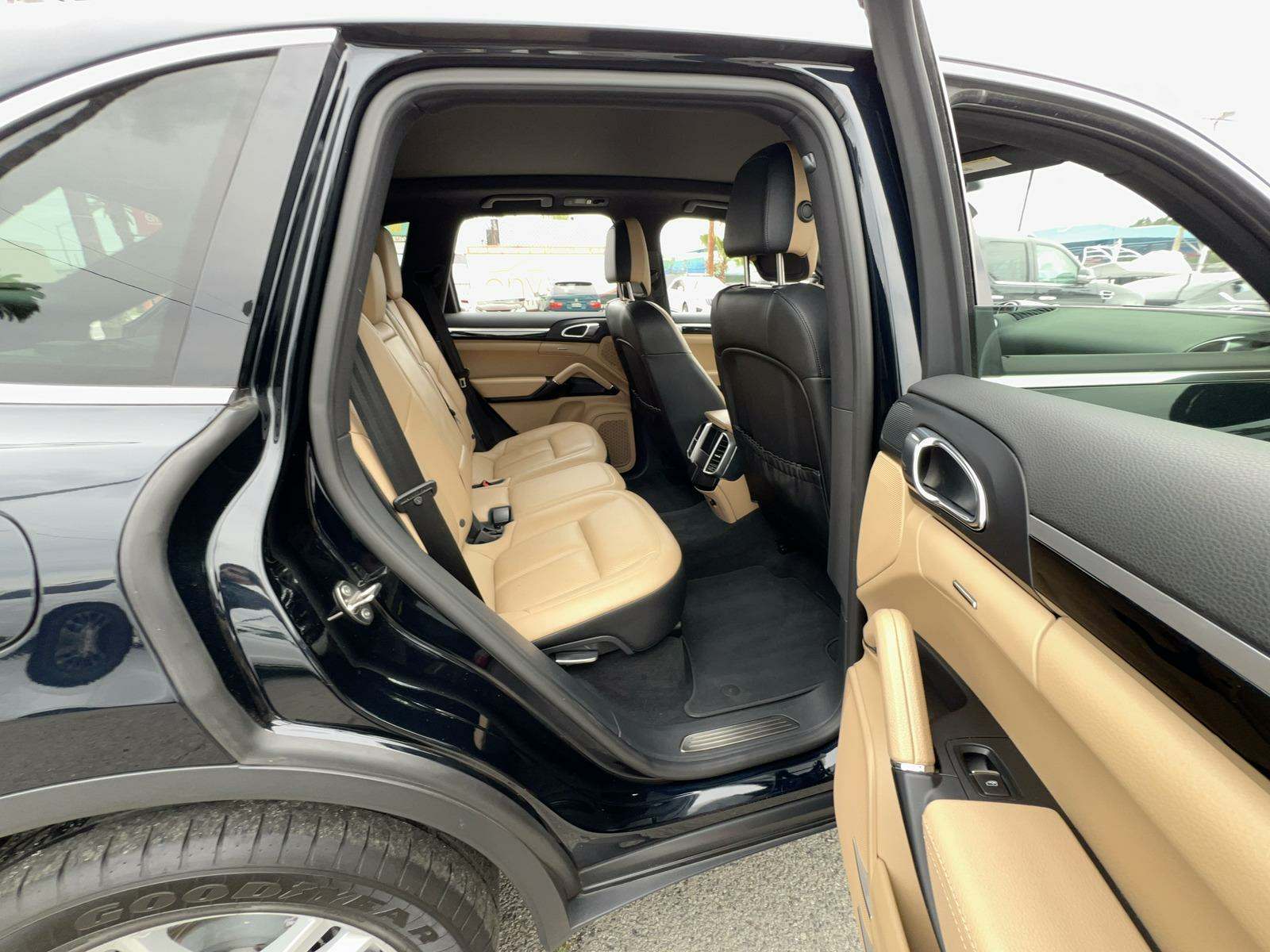 2016 Porsche Cayenne 4D SUV 3.6L AWD