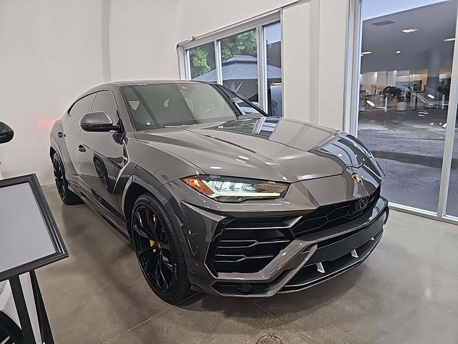 2021 Lamborghini Urus Base AWD