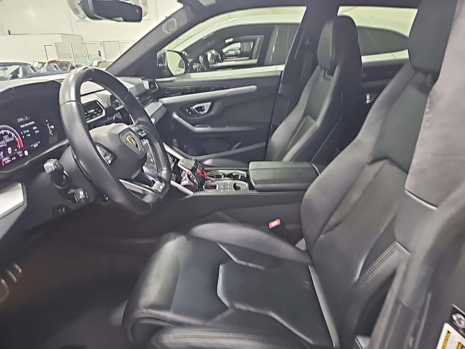 2021 Lamborghini Urus Base AWD