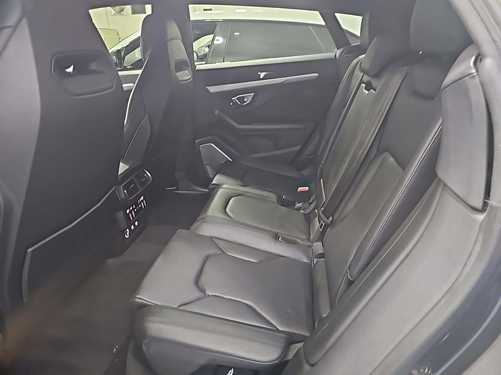 2021 Lamborghini Urus Base AWD