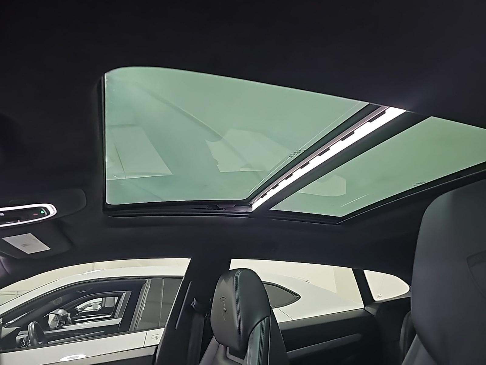 2021 Lamborghini Urus Base AWD