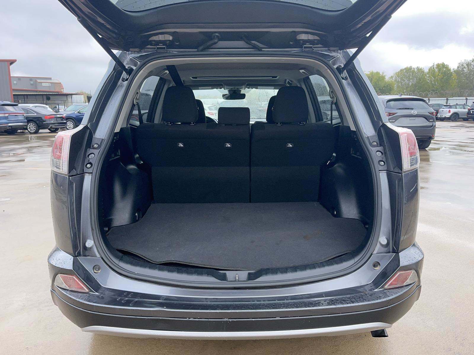 2017 Toyota RAV4 XLE FWD