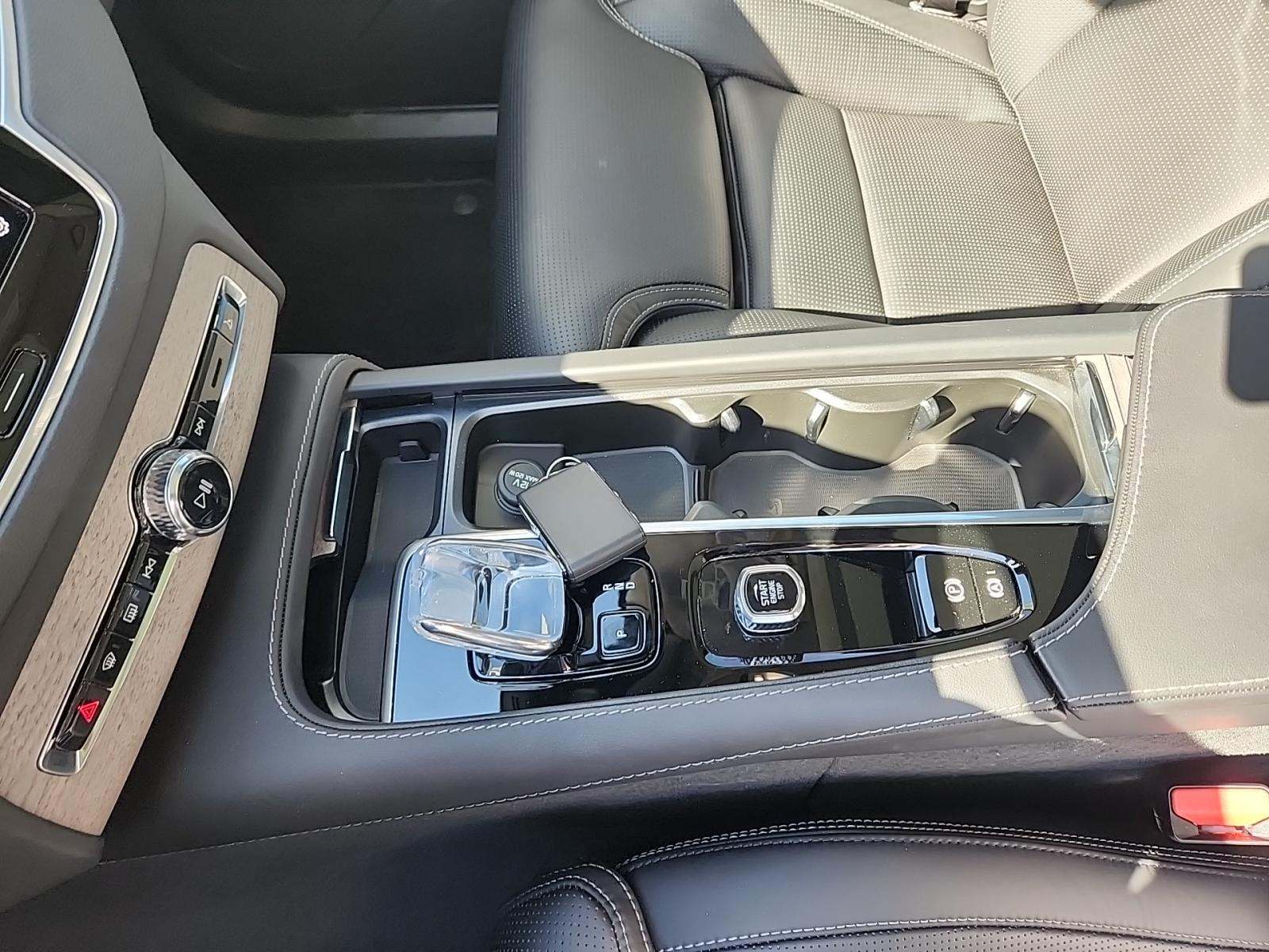 2023 Volvo XC90 Recharge T8 Ultimate AWD