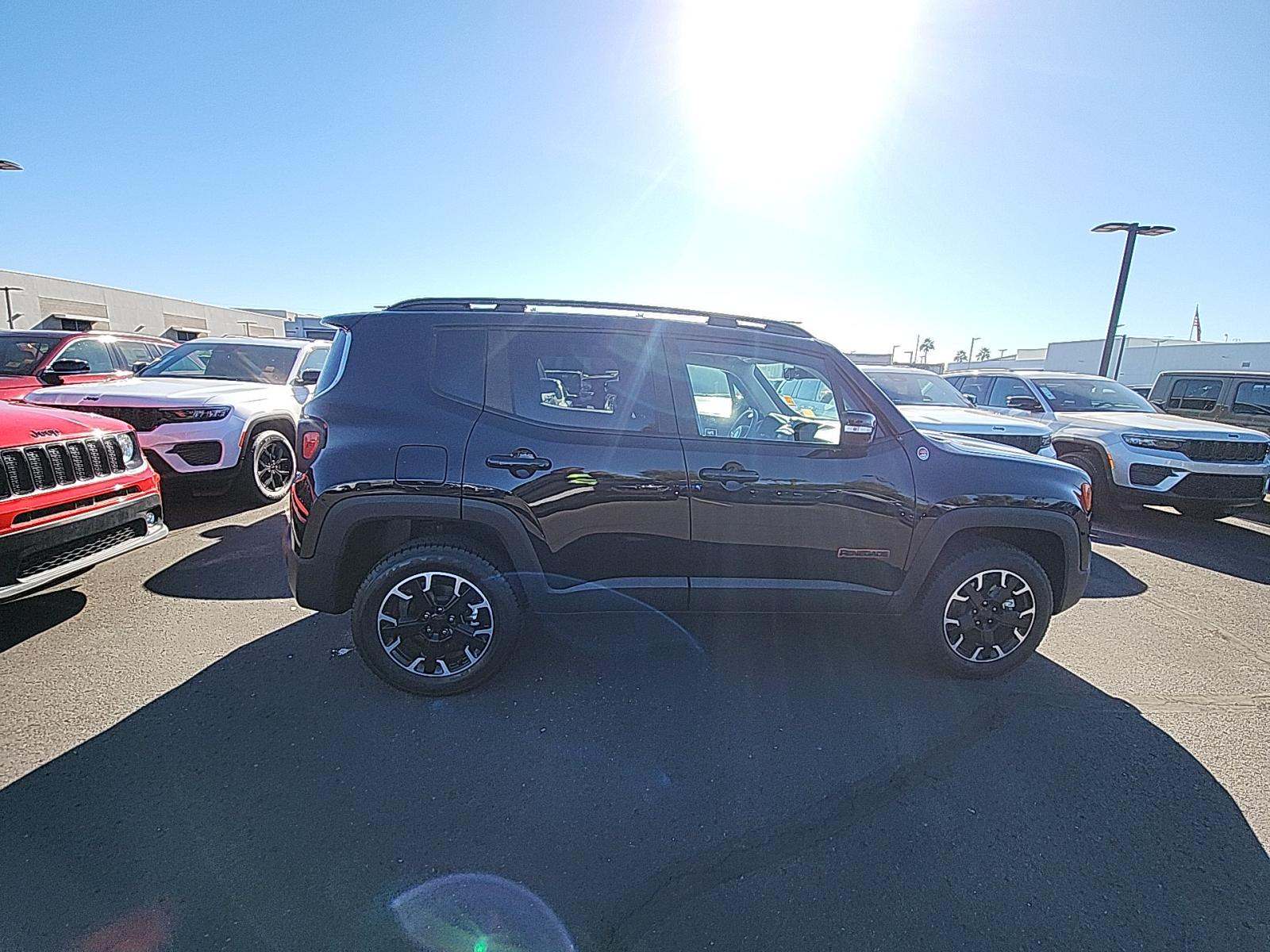 2023 Jeep Renegade Trailhawk AWD