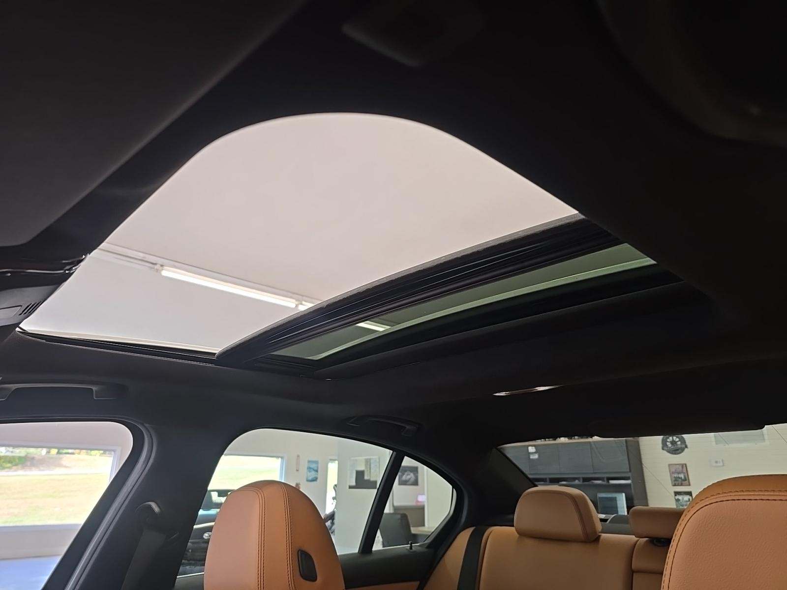 2024 BMW 3 Series 330i xDrive AWD