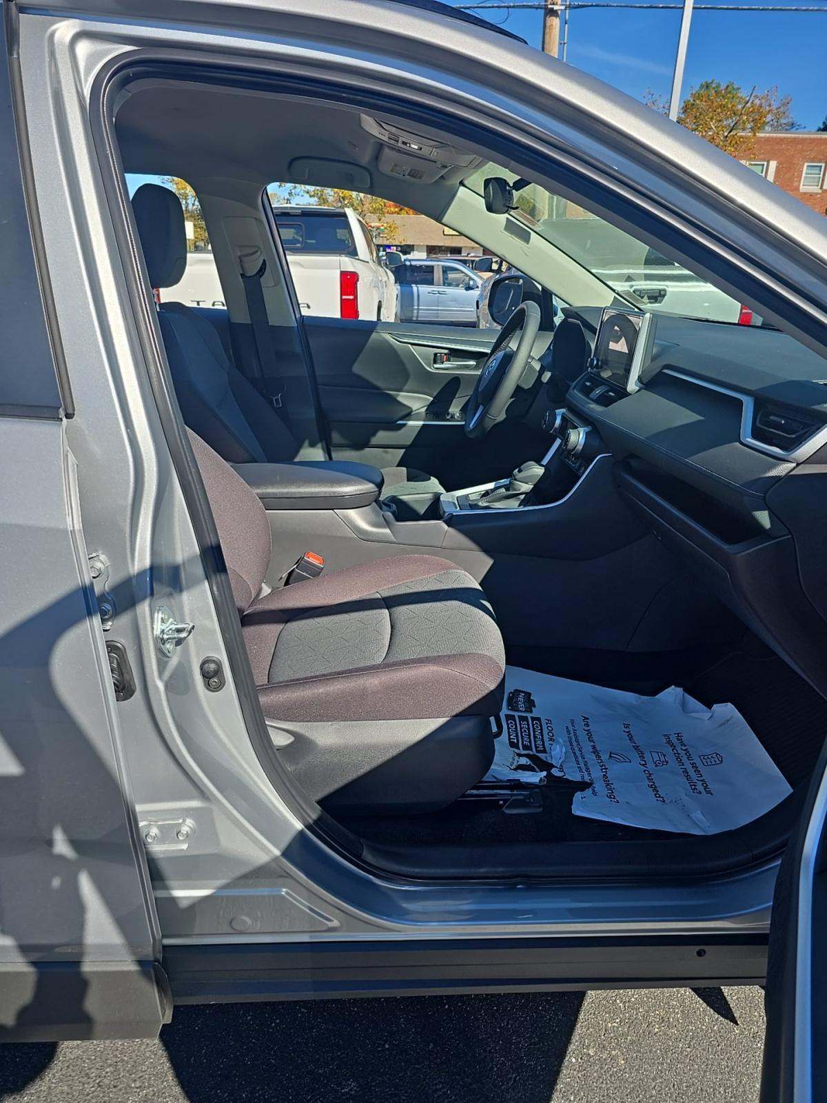 2025 Toyota RAV4 XLE AWD