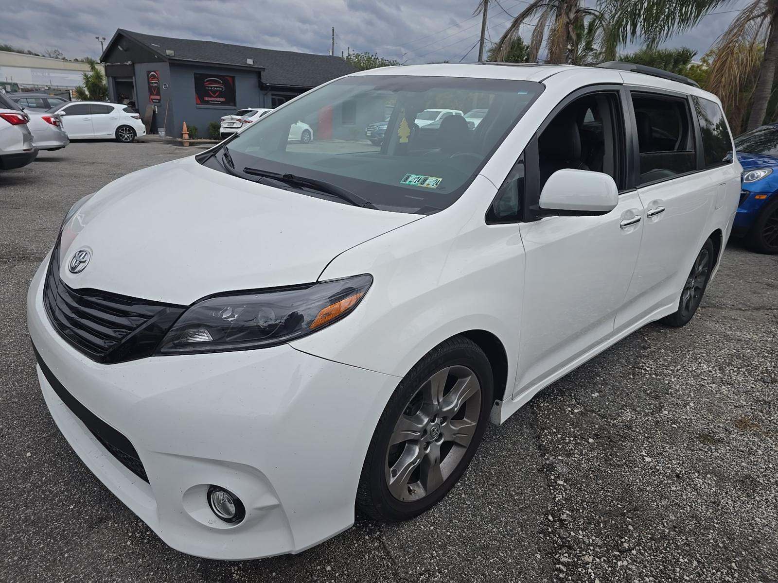 2016 Toyota Sienna SE Premium FWD