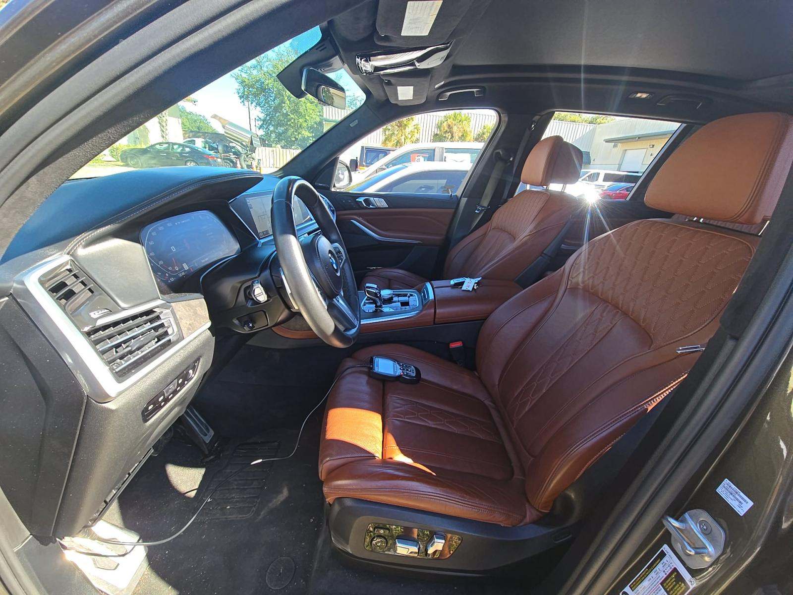 2022 BMW X7 M50i AWD