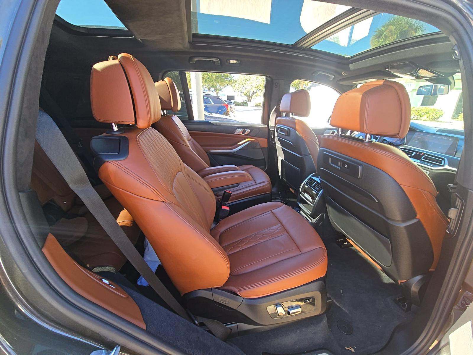 2022 BMW X7 M50i AWD