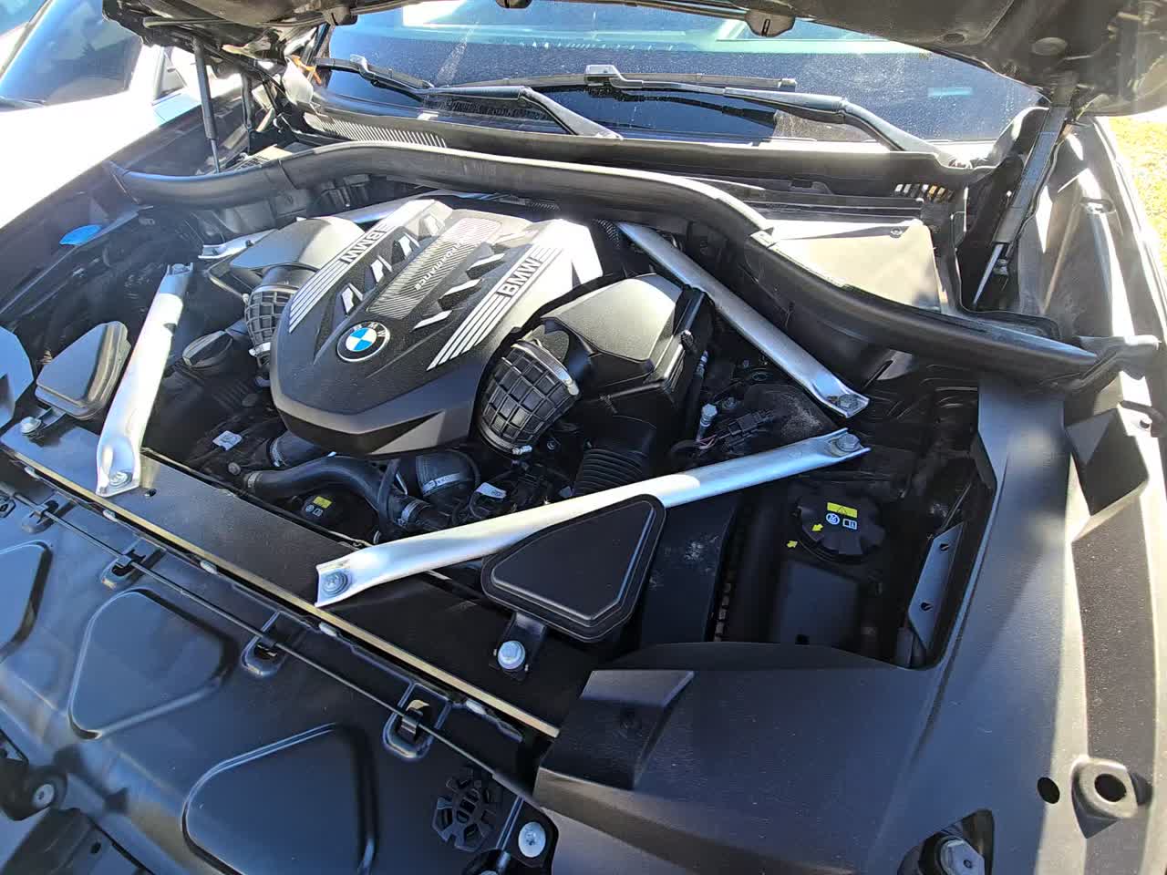 2022 BMW X7 M50i AWD