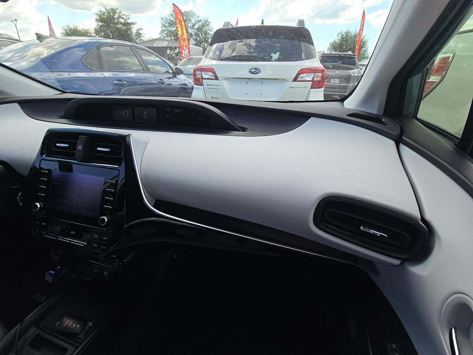 2020 Toyota Prius LE FWD