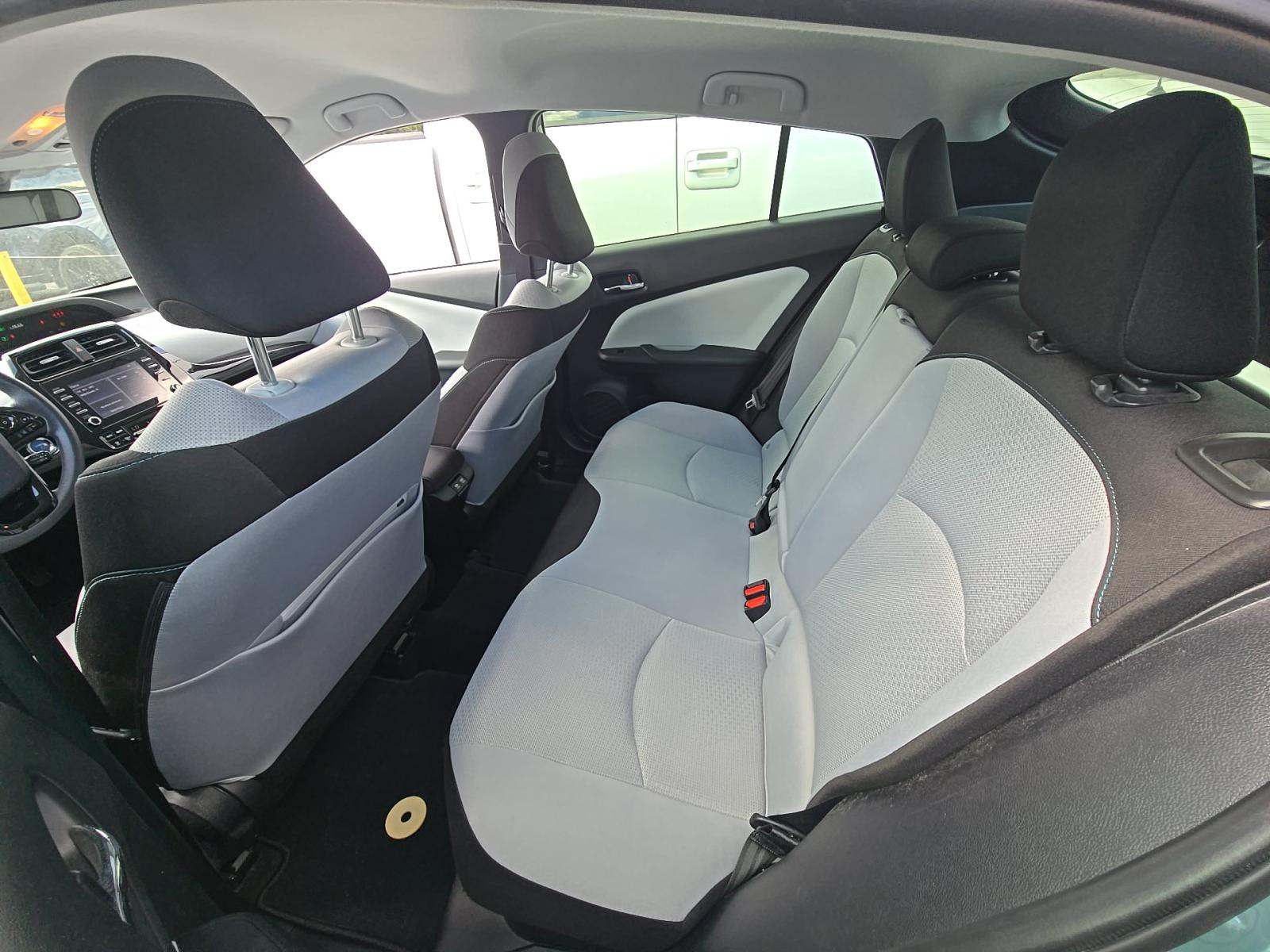 2020 Toyota Prius LE FWD