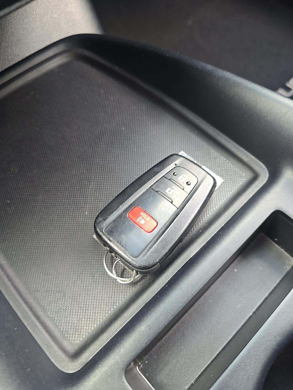 2020 Toyota Prius LE FWD