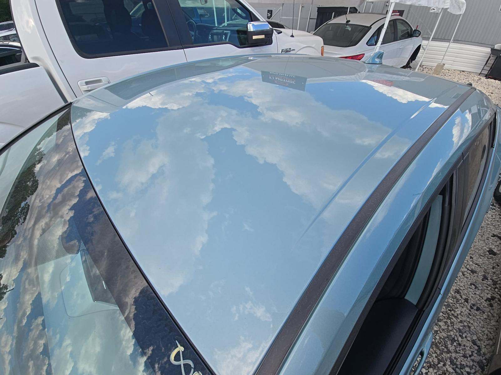 2020 Toyota Prius LE FWD