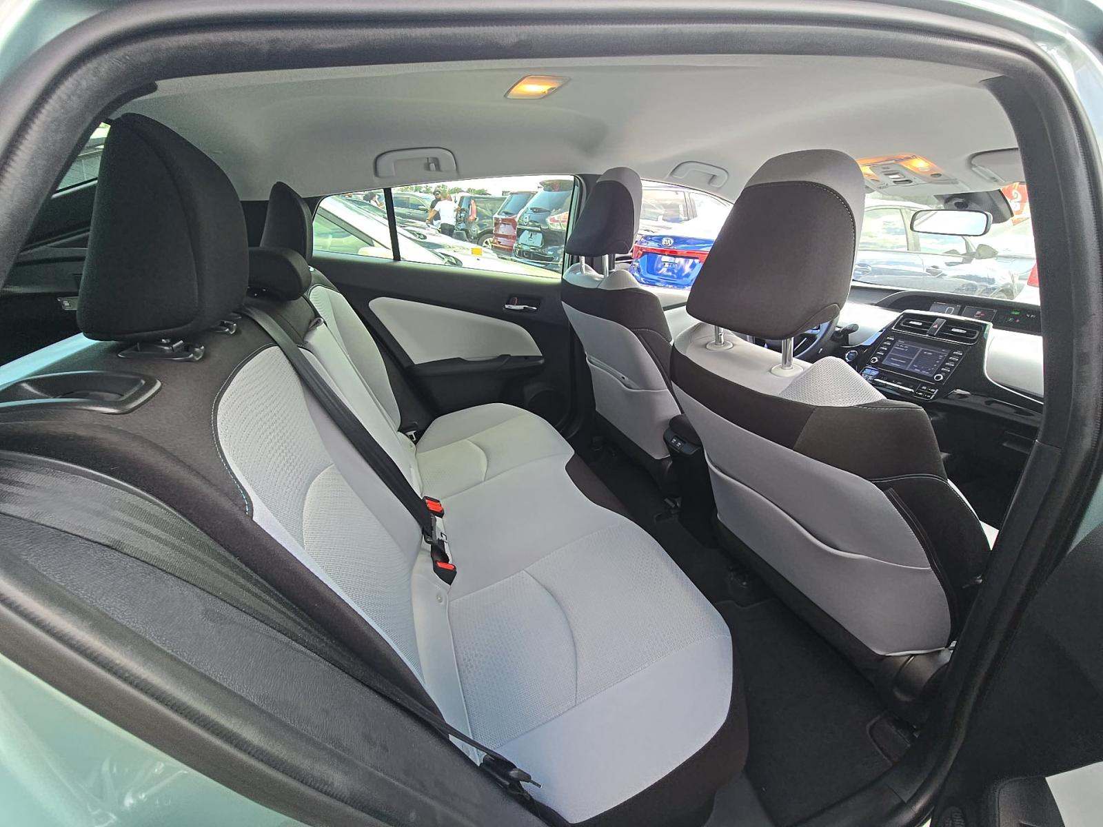 2020 Toyota Prius LE FWD