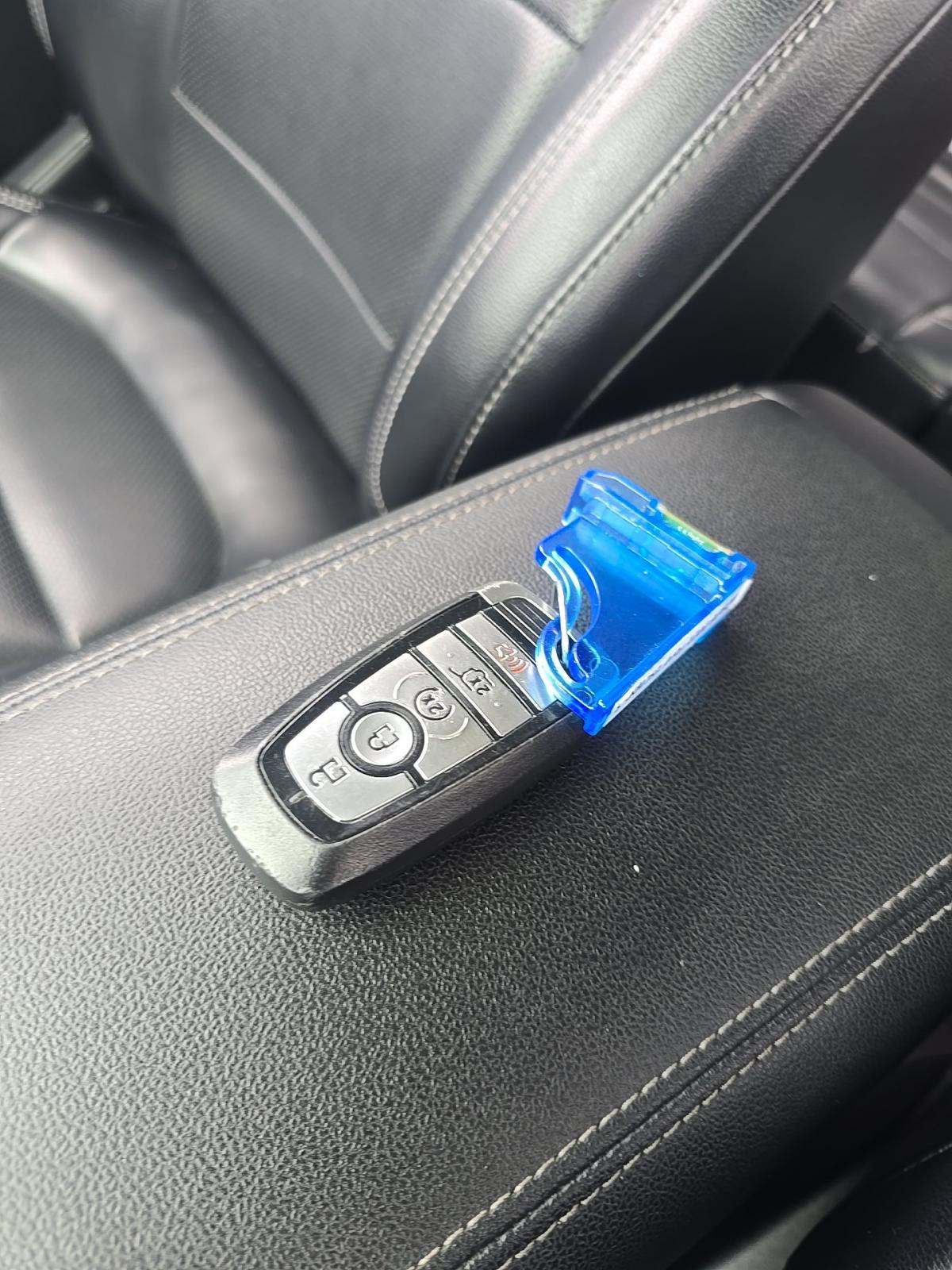 FORD ESCAPE - 8