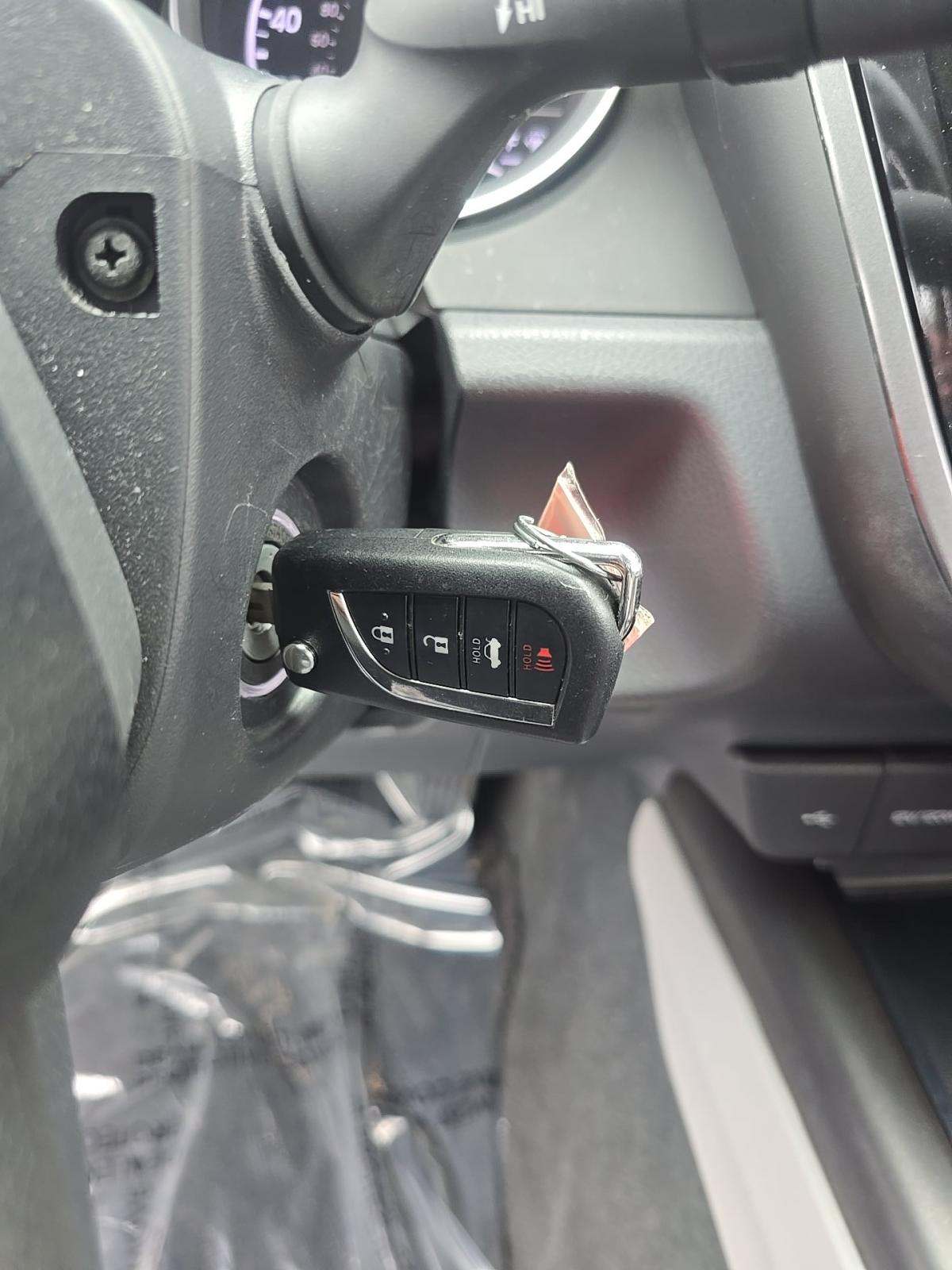 TOYOTA CAMRY - 8