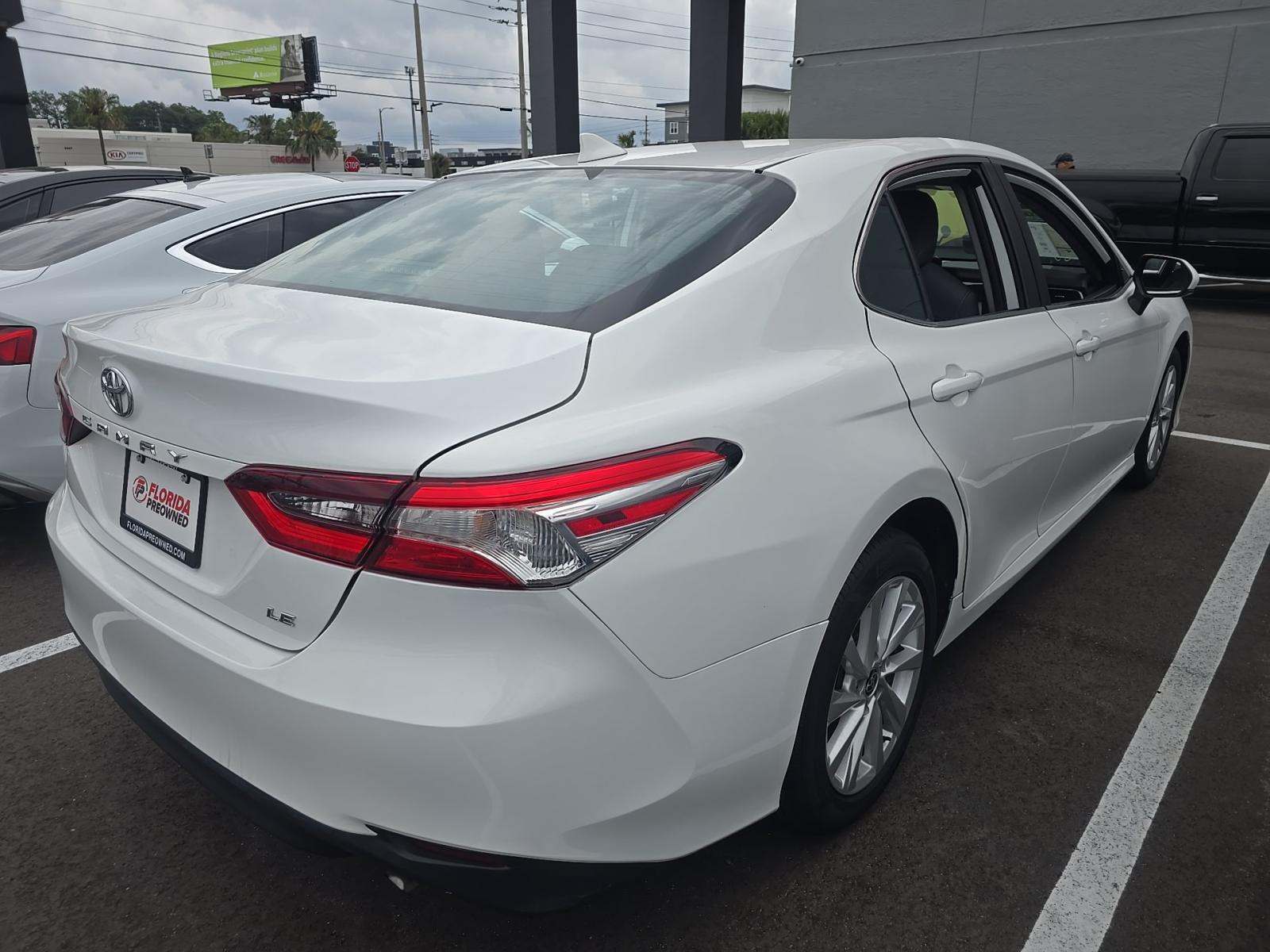 TOYOTA CAMRY - 3