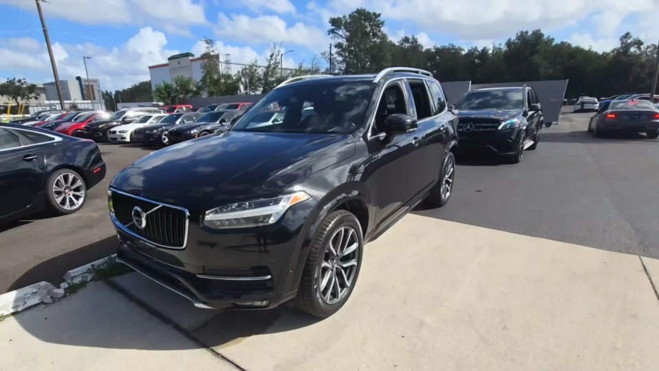 2016 Volvo XC90 T6 Momentum