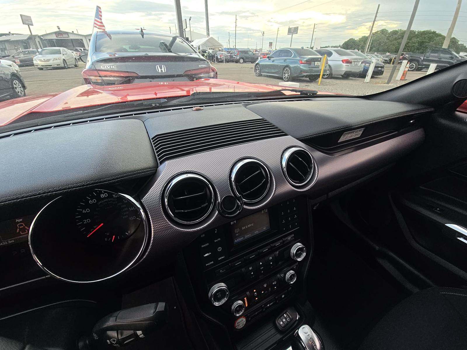 FORD MUSTANG - 10