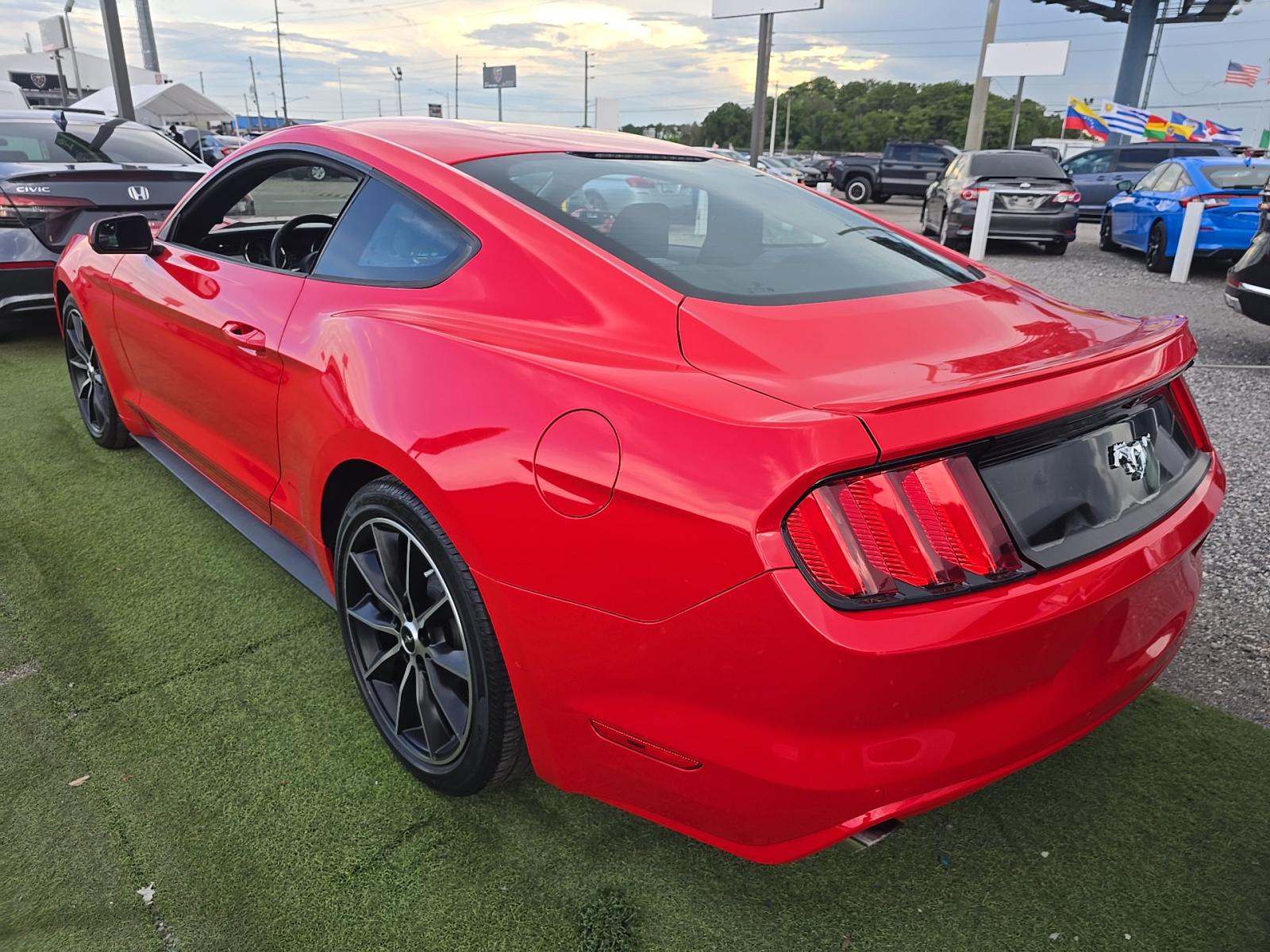 FORD MUSTANG - 2