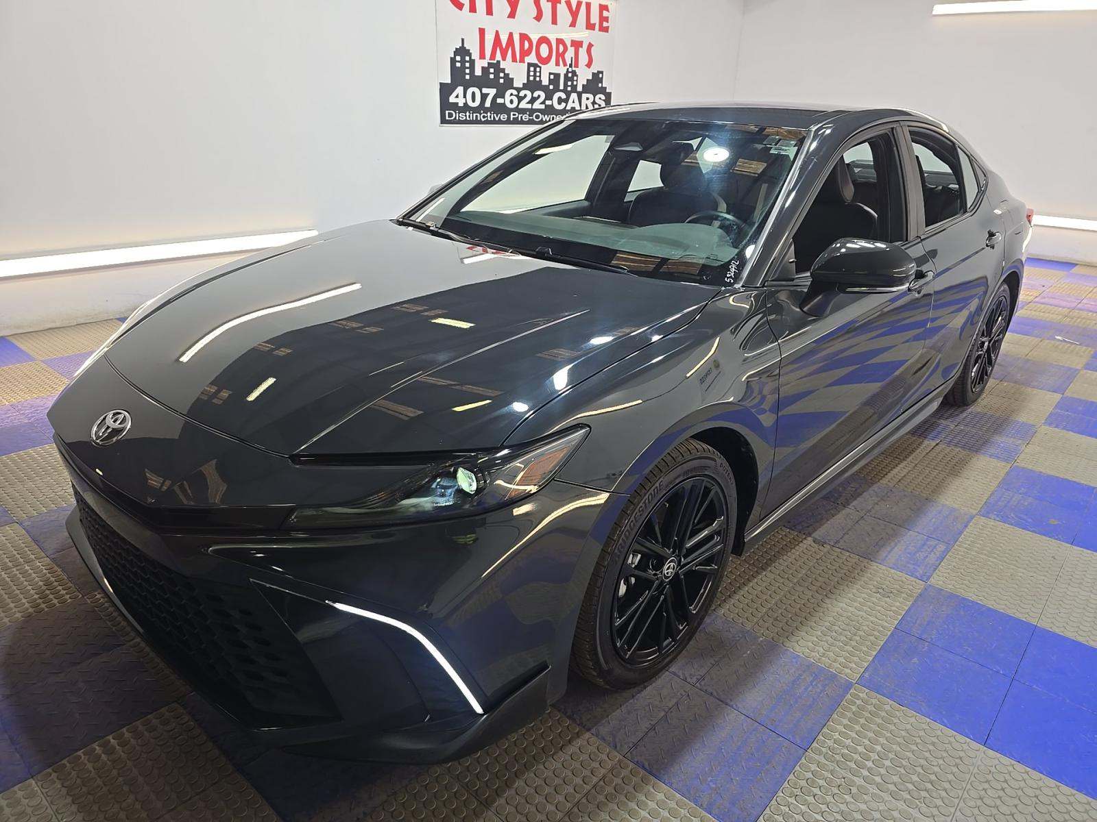 2025 Toyota Camry SE FWD