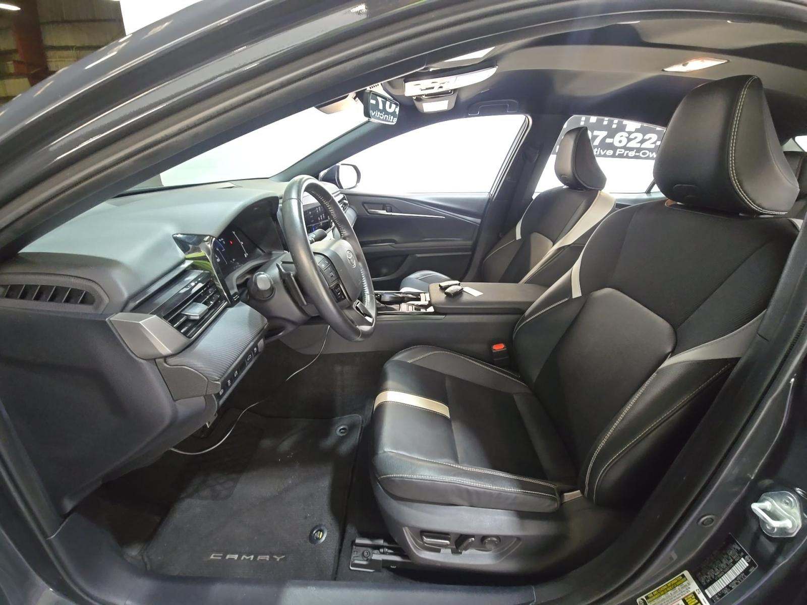 2025 Toyota Camry SE FWD