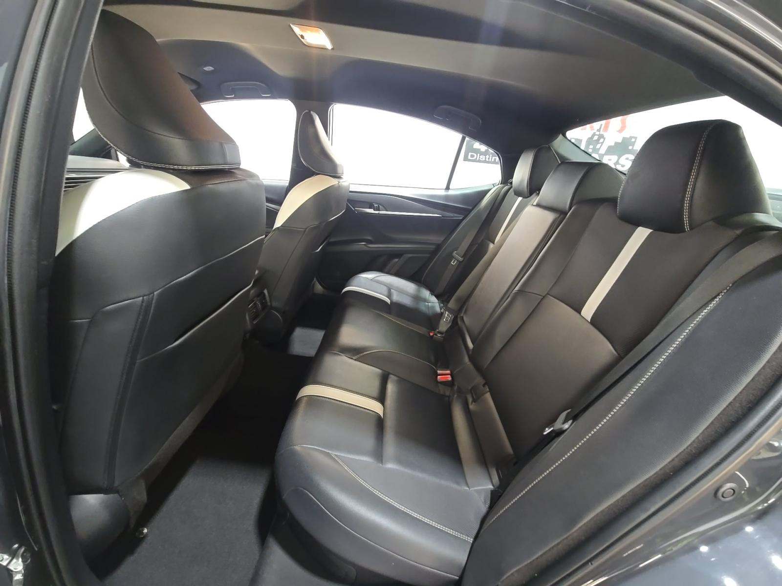 2025 Toyota Camry SE FWD