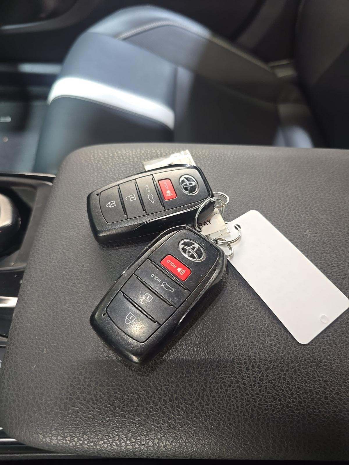 2025 Toyota Camry SE FWD