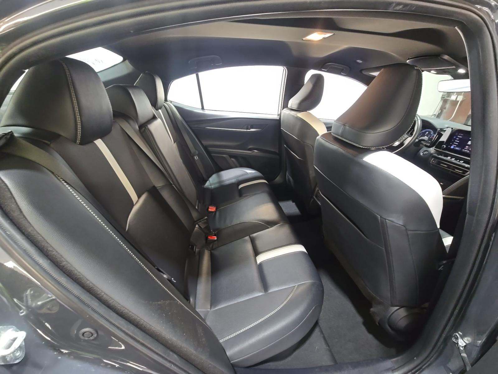 2025 Toyota Camry SE FWD