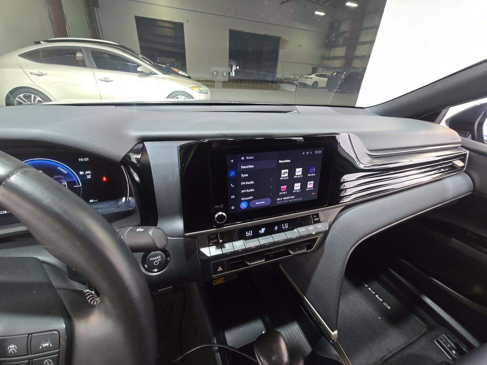 2025 Toyota Camry SE FWD