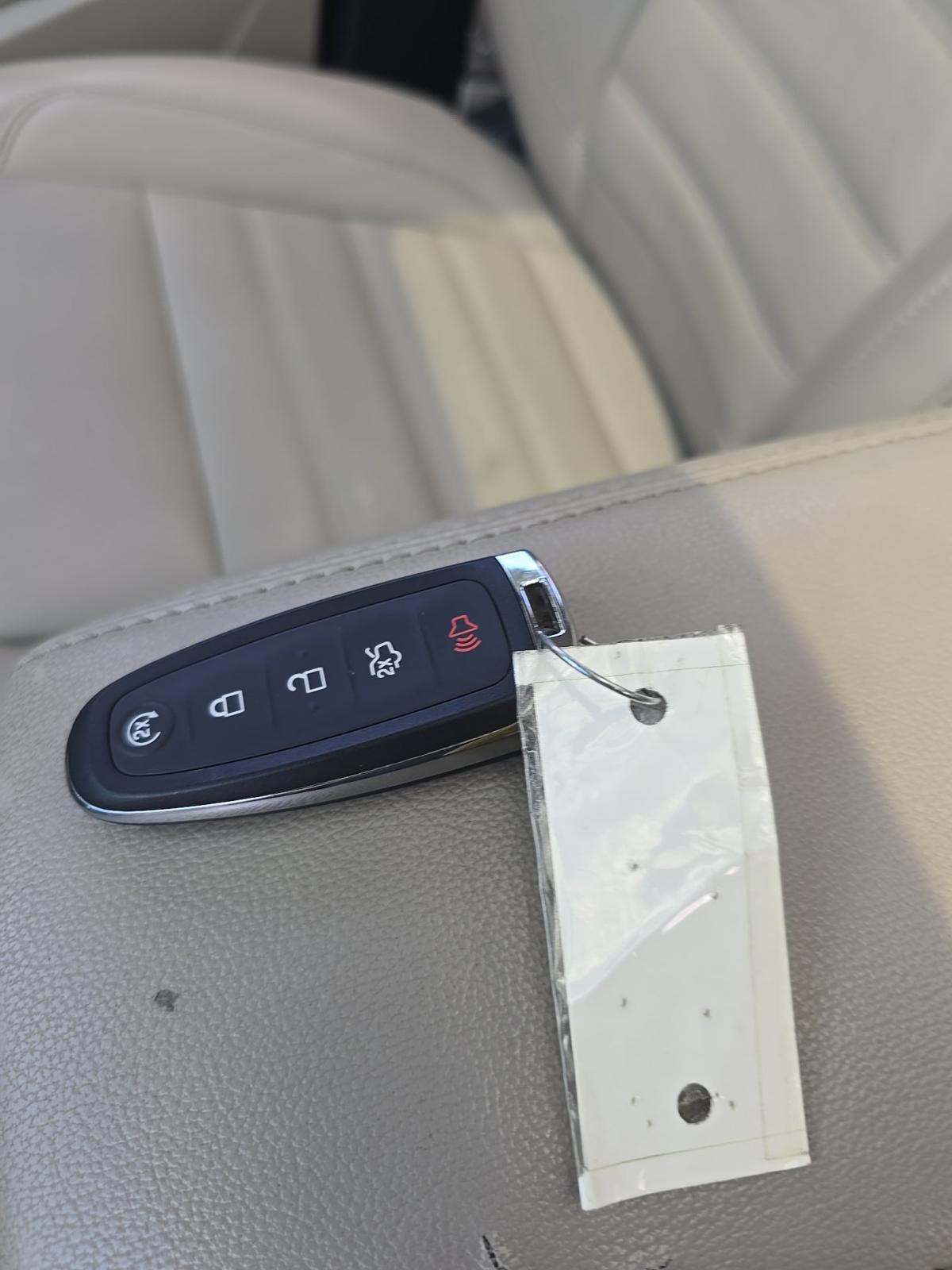 FORD ESCAPE - 8
