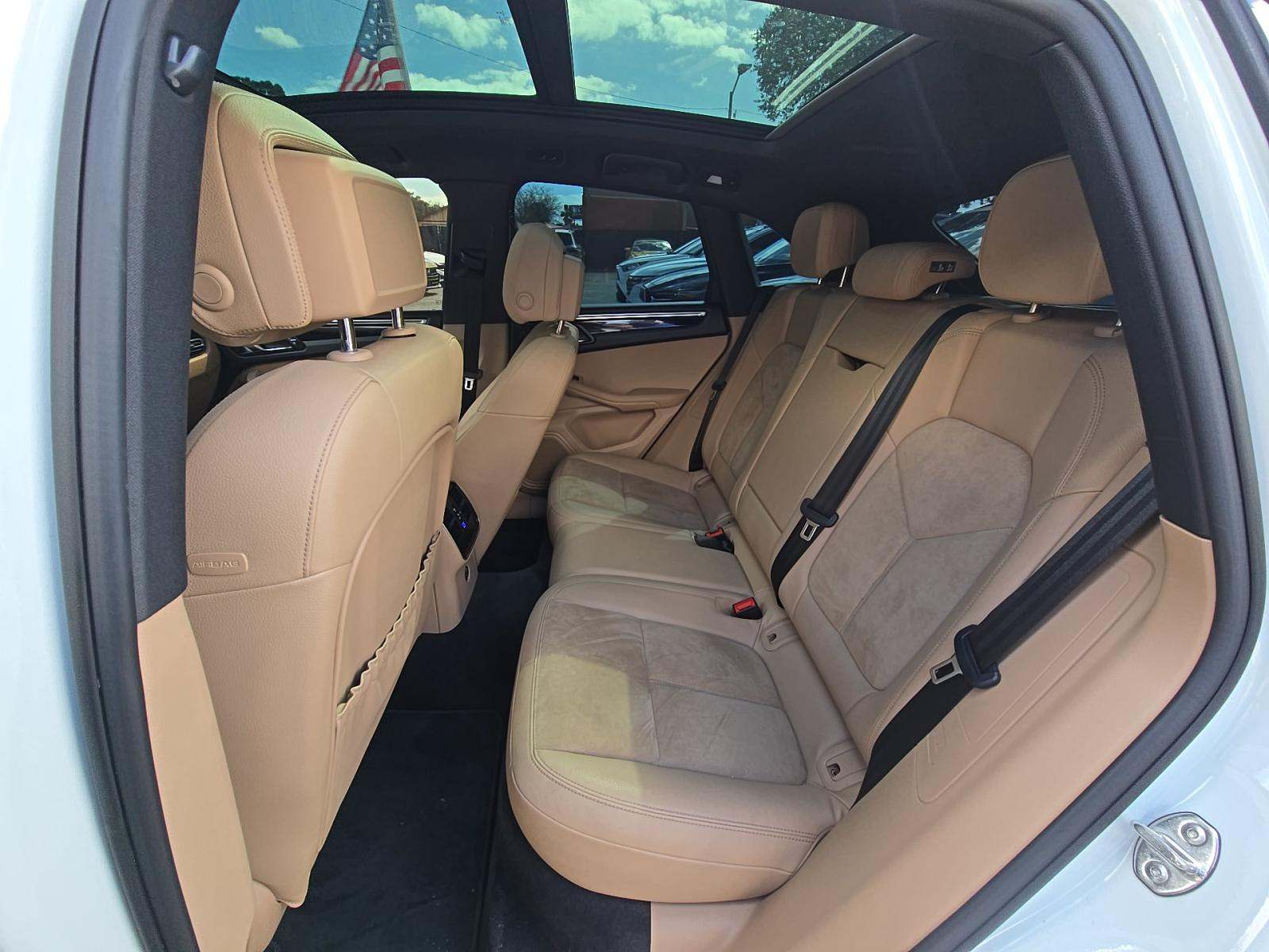 2020 Porsche Macan Base AWD