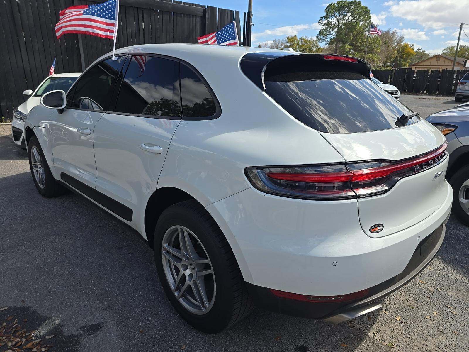 2020 Porsche Macan Base AWD