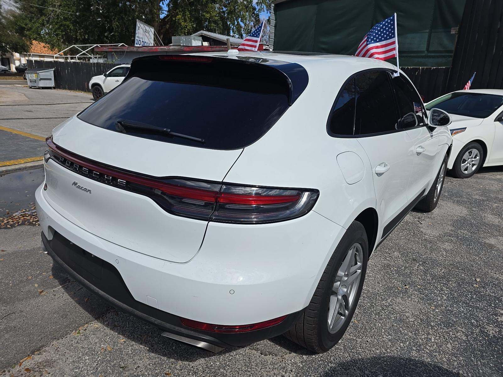 2020 Porsche Macan Base AWD