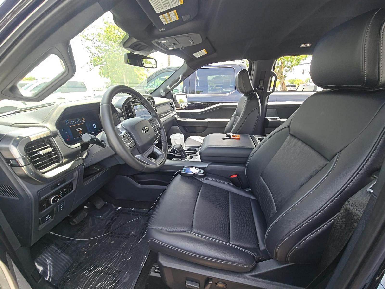 2025 Ford F-150 Lariat AWD