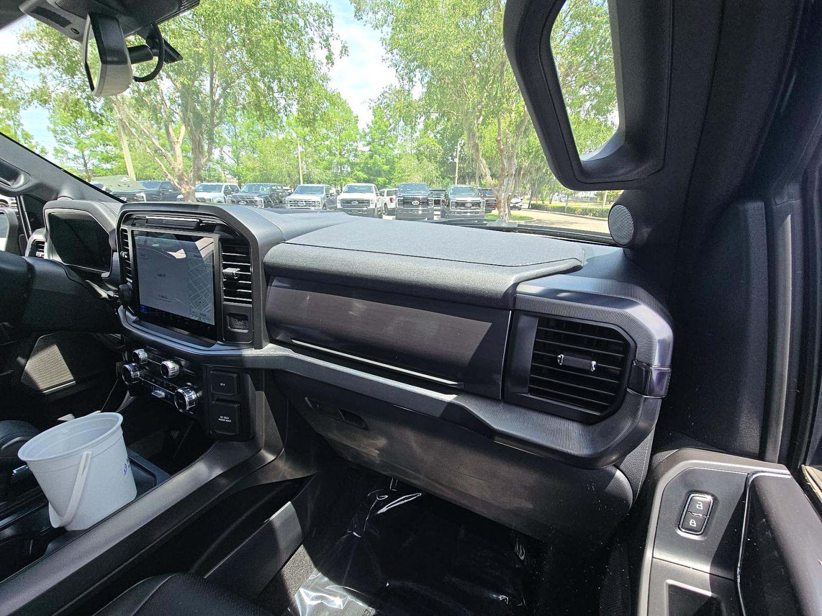 2025 Ford F-150 Lariat AWD