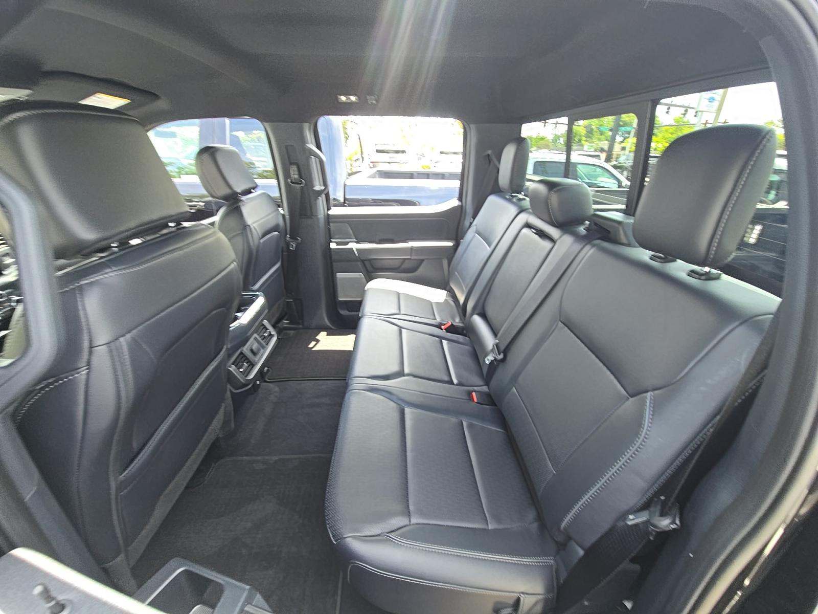 2025 Ford F-150 Lariat AWD