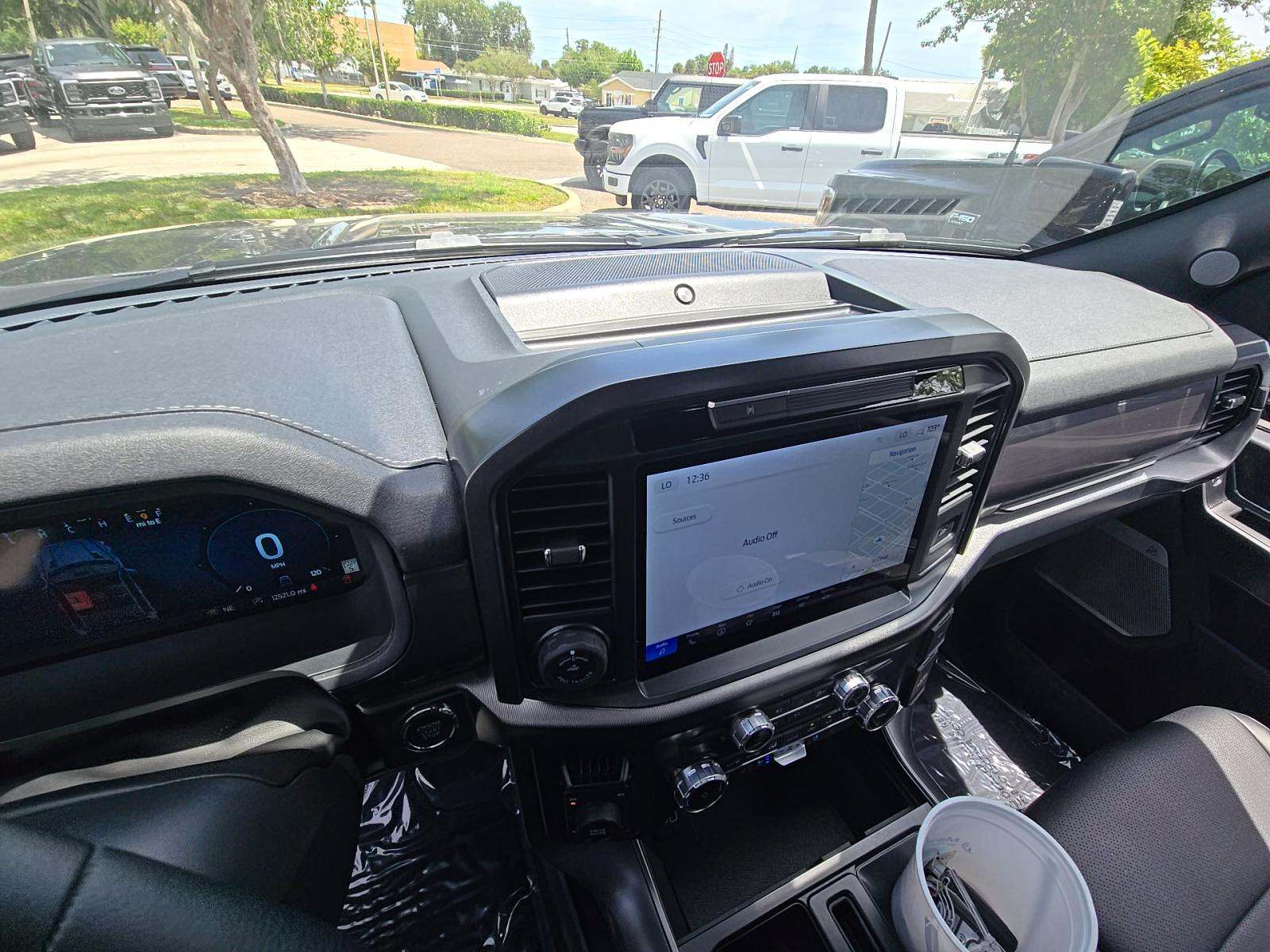 2025 Ford F-150 Lariat AWD