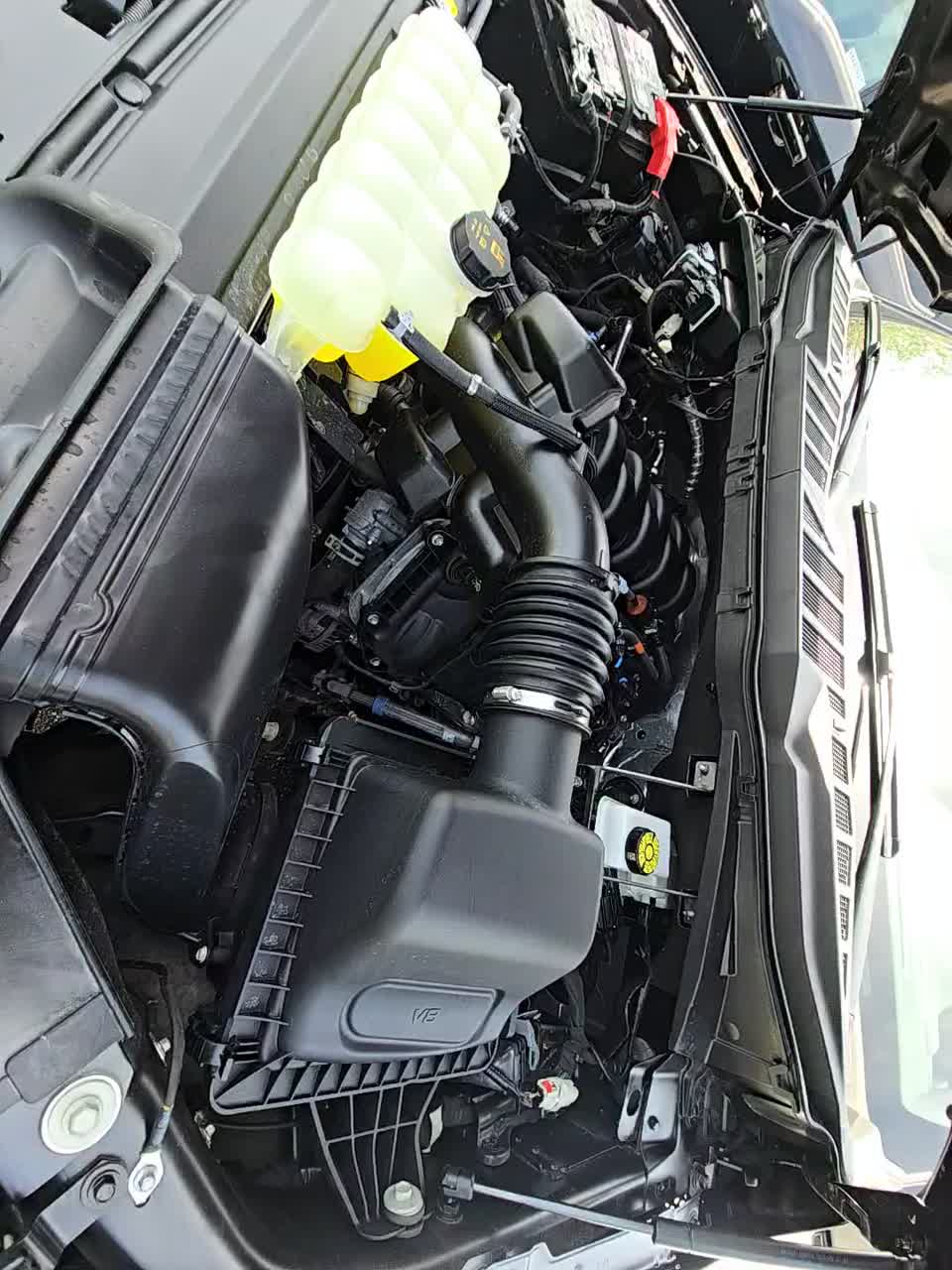 2025 Ford F-150 Lariat AWD