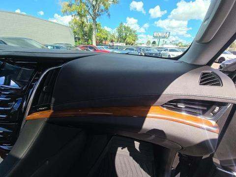 2017 Cadillac Escalade Luxury AWD