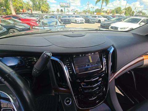 2017 Cadillac Escalade Luxury AWD